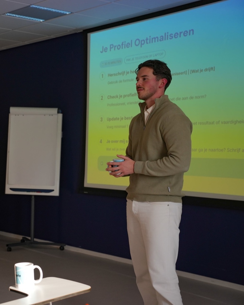 Nick geeft AI-training voor het scherm